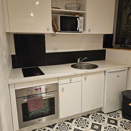 Maison De Village Meublee Avec Terrasse Donzère Dış mekan fotoğraf