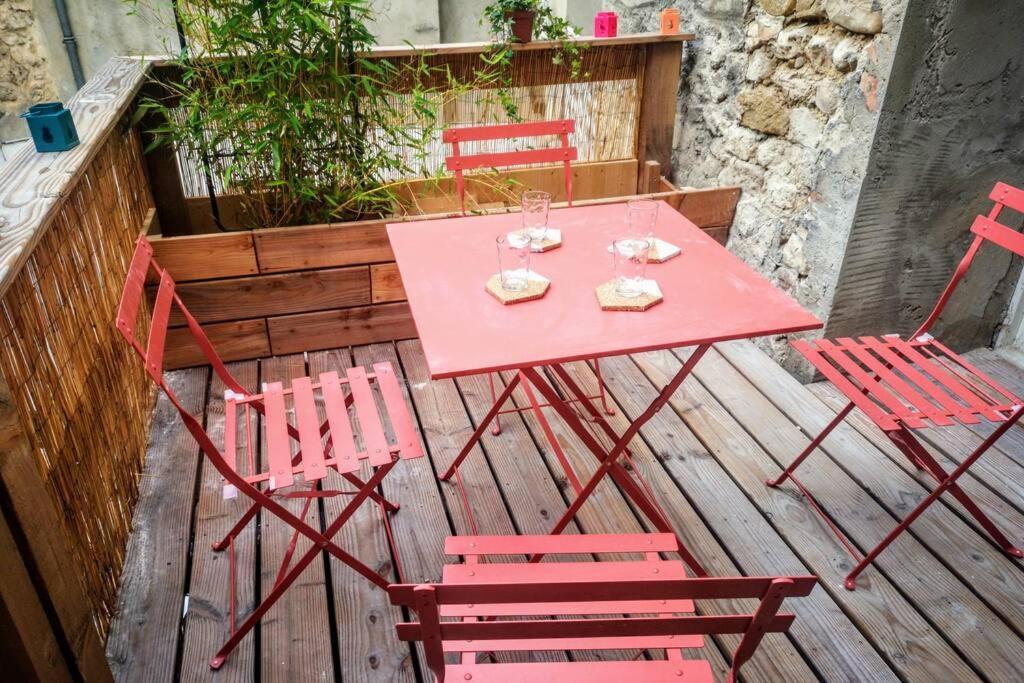 Maison De Village Meublee Avec Terrasse Donzère Dış mekan fotoğraf