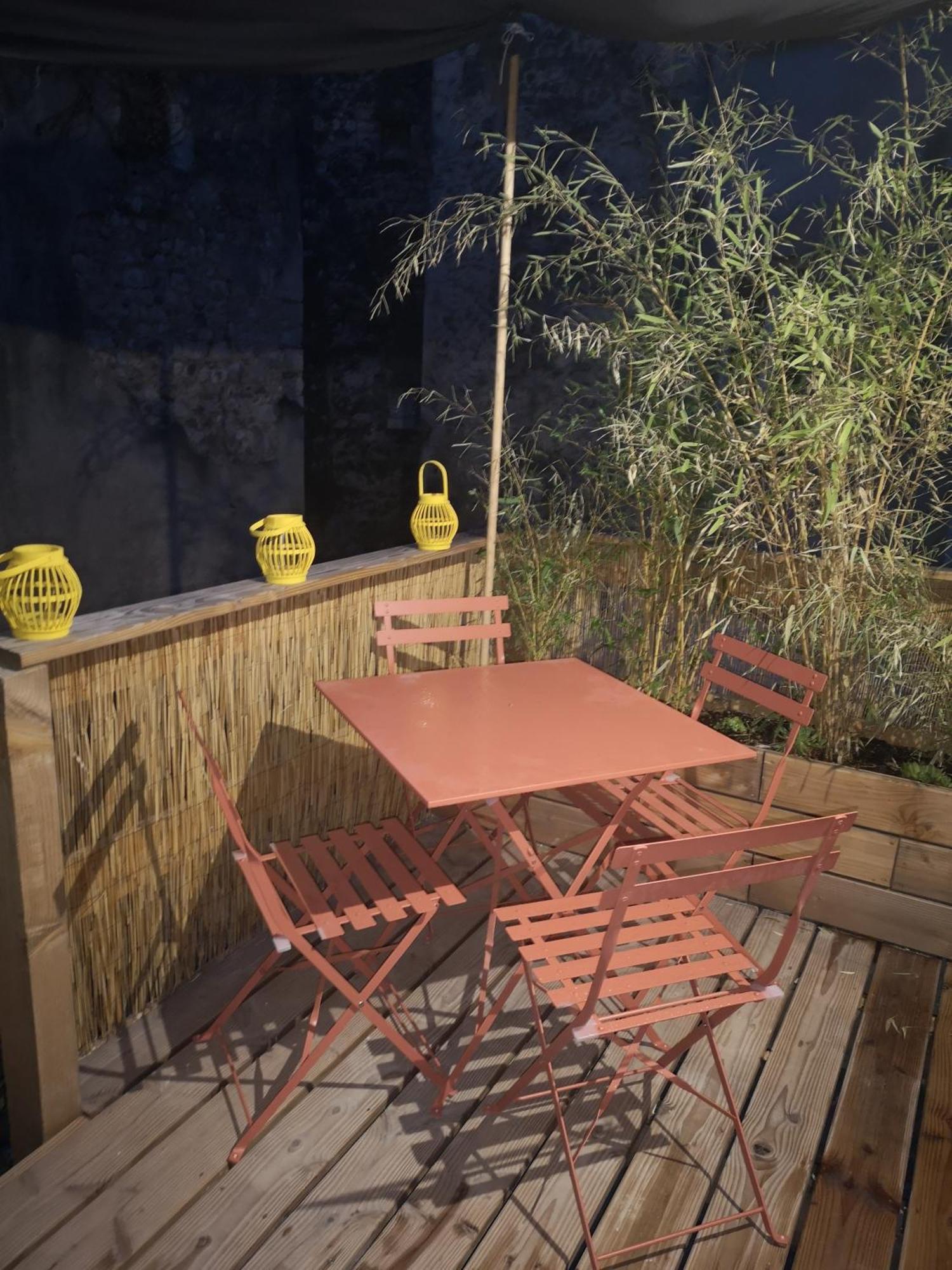 Maison De Village Meublee Avec Terrasse Donzère Oda fotoğraf