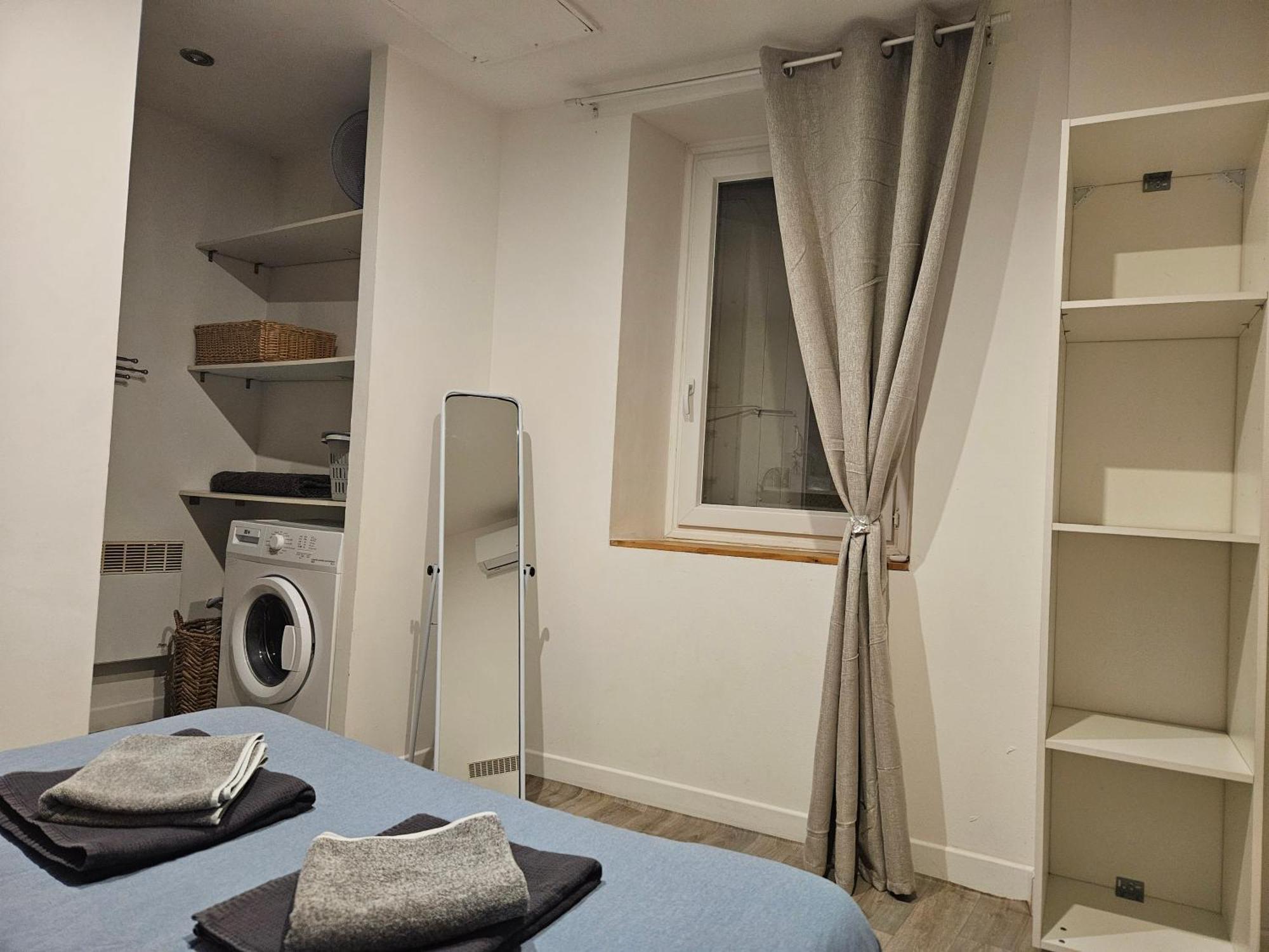 Maison De Village Meublee Avec Terrasse Donzère Dış mekan fotoğraf